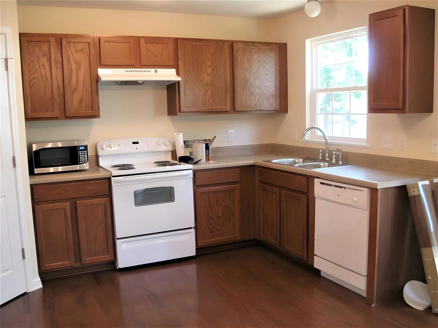 2 Paint Oak Kitchen Cabinets White And Gray Mom And Her Drill Featured On @Bekob 768x576 015740
