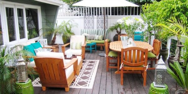 Backyard Beauty; Deck Makeover Galore! Guest