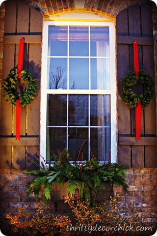 outdoor christmas window decor, Thrifty Decor Chick
