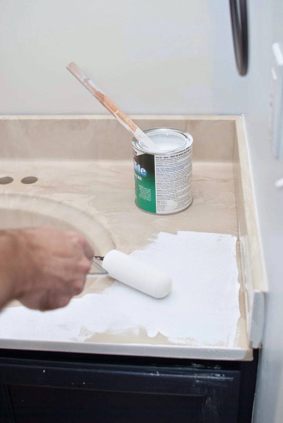 painted bathroom sink and countertop Handmade - I'm Flying South featured on @Bekob