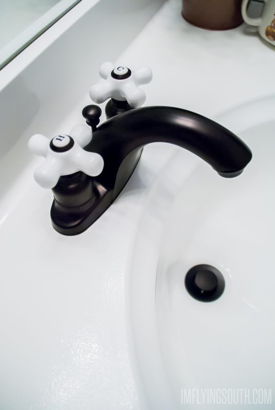 Kelli I'm Flying South rustoleum painted countertop and sink review