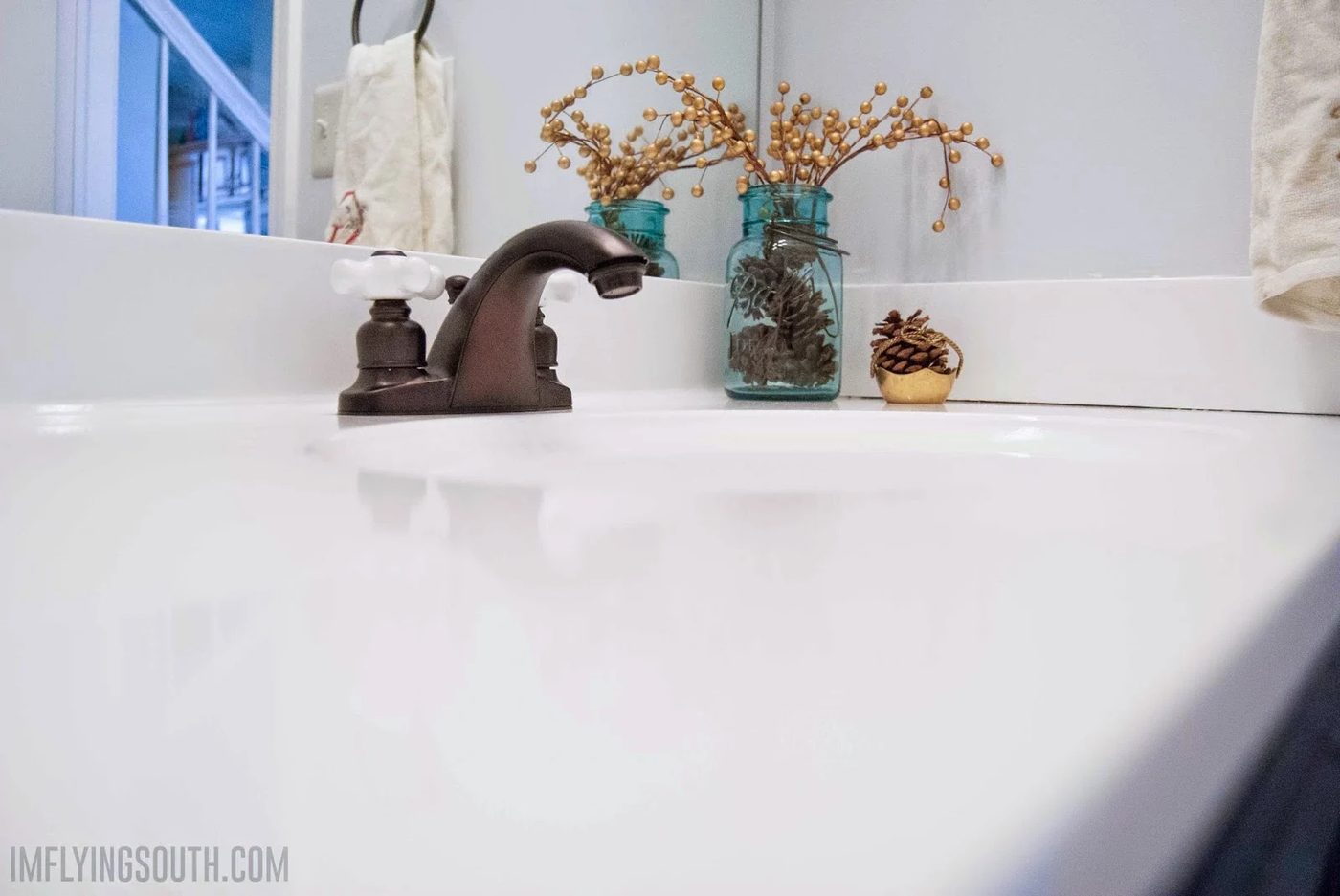Handmade painted bathroom sink and counter - I'm Flying South featured on @Bekob