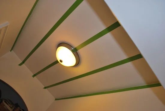 3 How to paint a herringbone pattern on the ceiling, by The Sweetest Digs featured on @Bekob