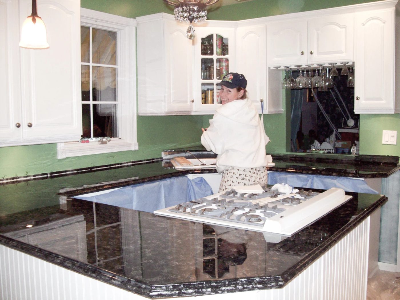 8 Fiinishing Countertop Epoxy Coat