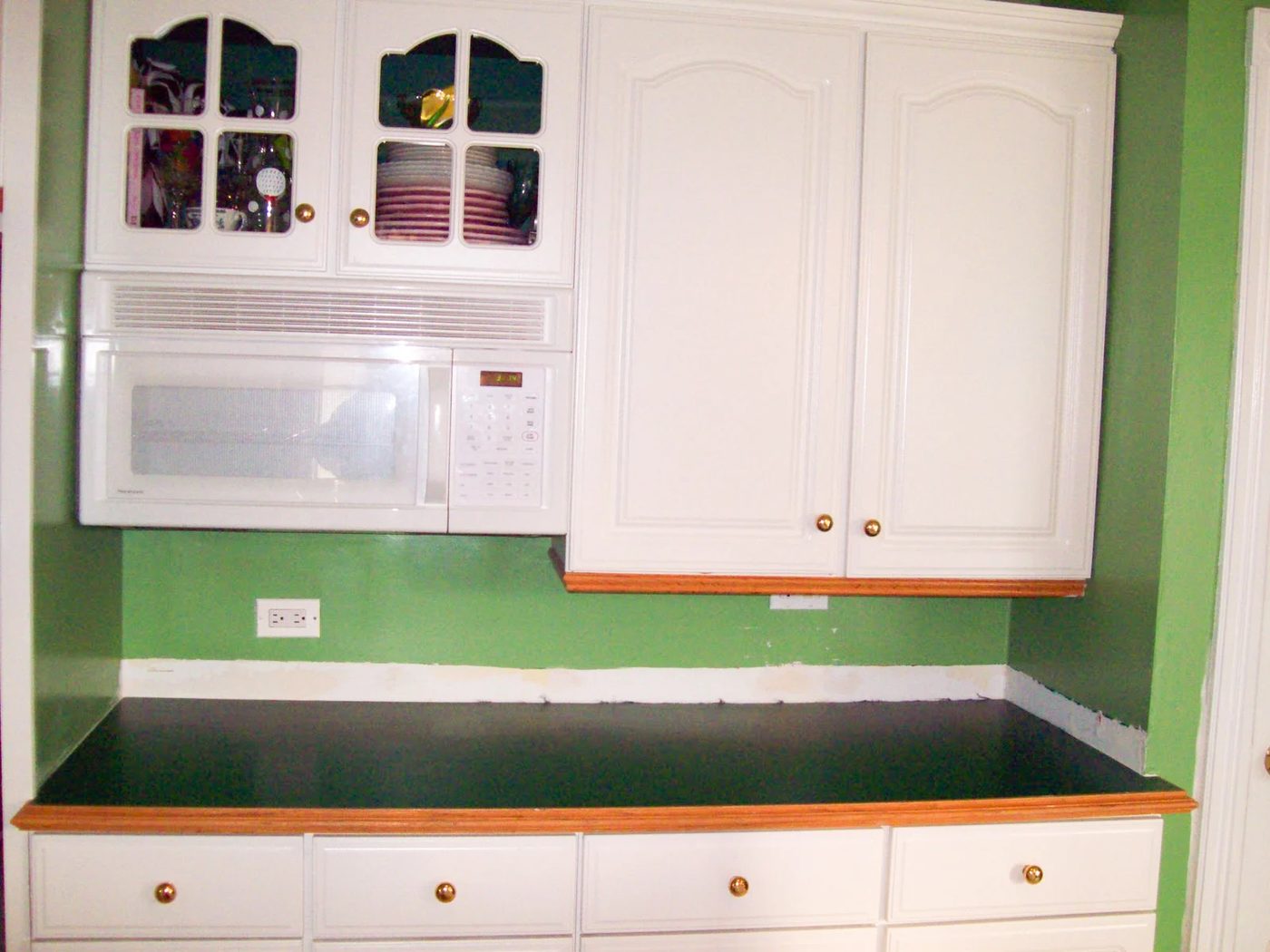 9 Before Dated Formica Countertops
