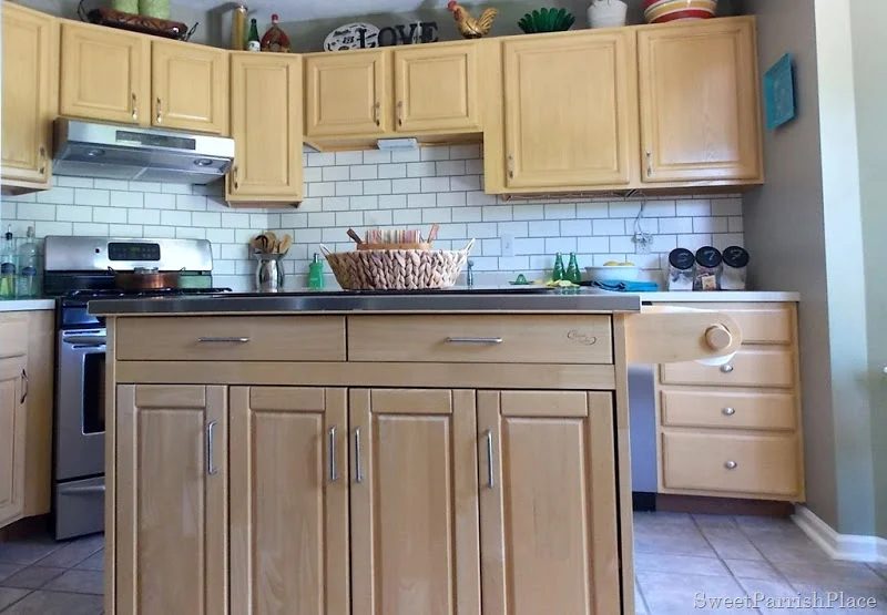 faux subway tile painted backsplash