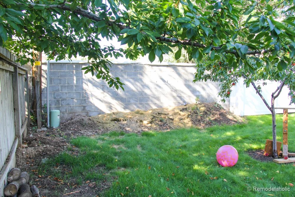Painting a Cinder block fence @Bekob (1 of 23)