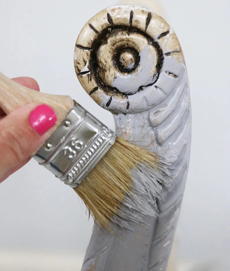 Unlock the secrets to painting furniture with this detailed step-by-step walkthrough of painting furniture using 5 different types of popular paint: chalk paint, milk paint, latex 