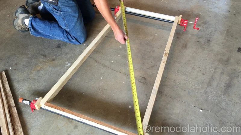 rustic-pallet-wood-blanket-ladder-12