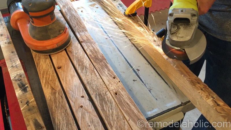 rustic-pallet-wood-blanket-ladder-10