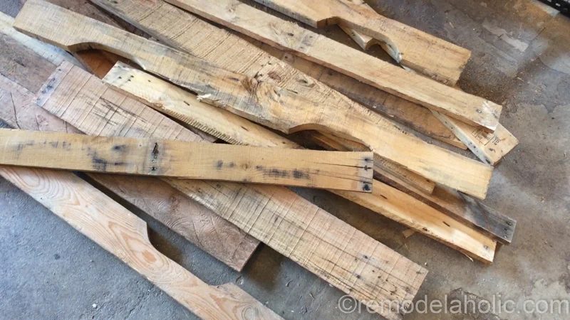 rustic-pallet-wood-blanket-ladder-2