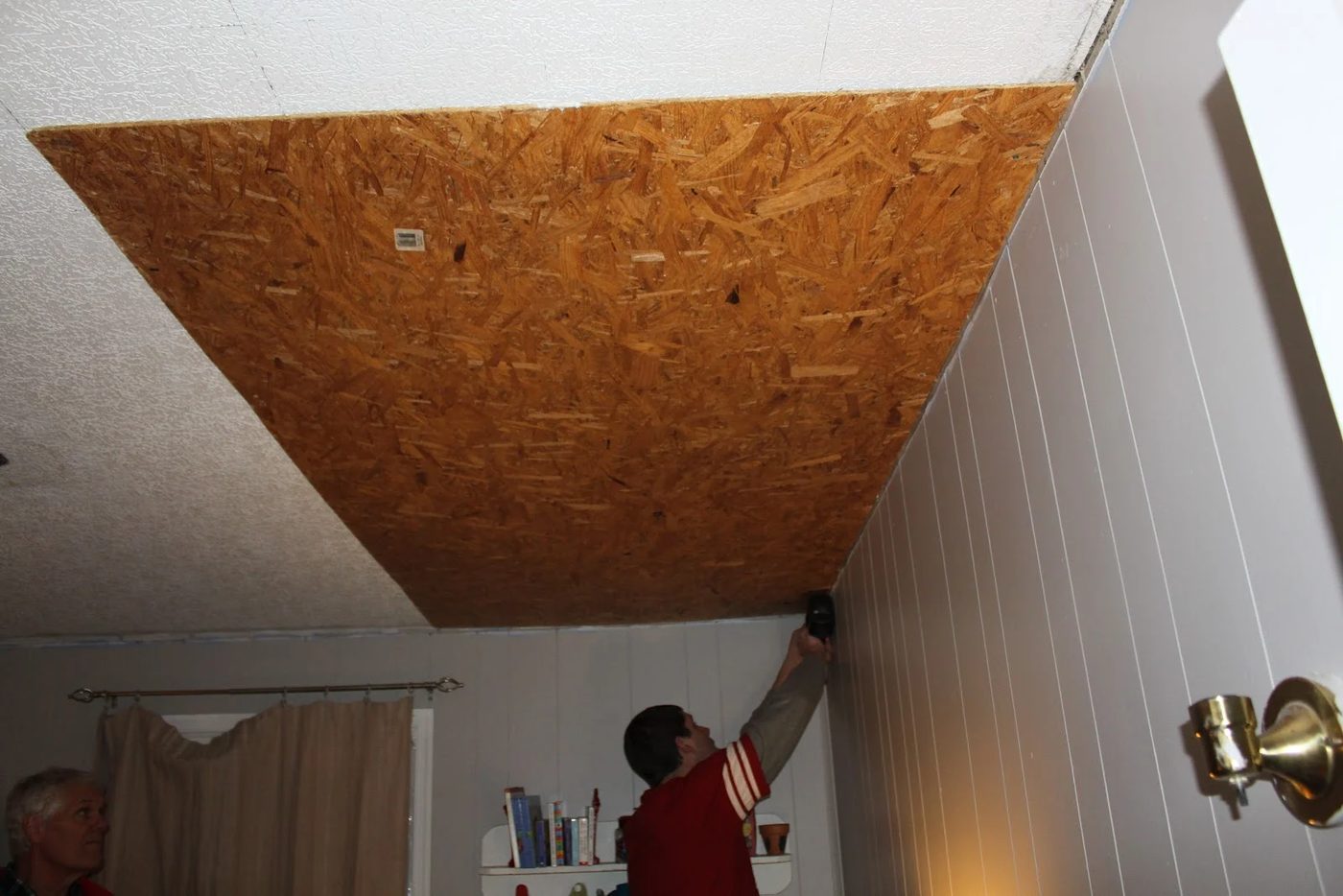 Rustic Pallet Ceiling walkthrough by Maple Leaves and Sycamore Trees featured on Bekob