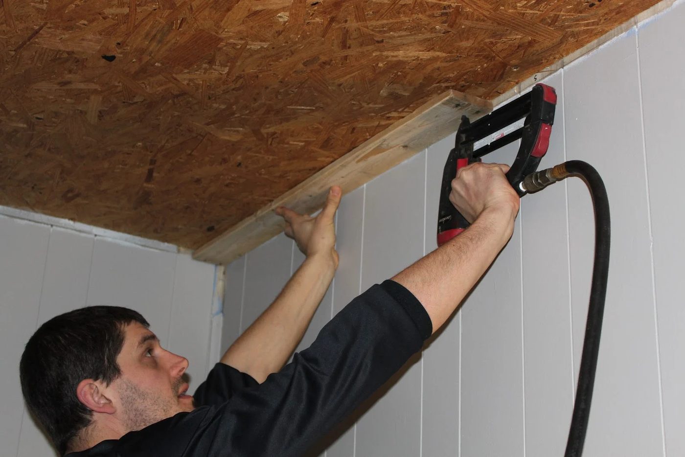 How to create a rustic ceiling by Maple Leaves and Sycamore Trees featured on Bekob