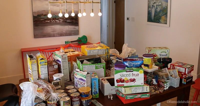 Pantry Organization | Keep all your food organized and fresh with clear containers and a little bit of organization via Bekob.com