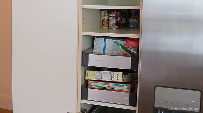 Pantry Organization | Keep all your food organized and fresh with clear containers and a little bit of organization via Bekob.com