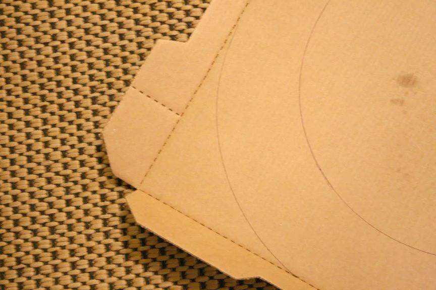 How To Make A Cardboard Circular Wreath Base From A Pizza Box, Bekob