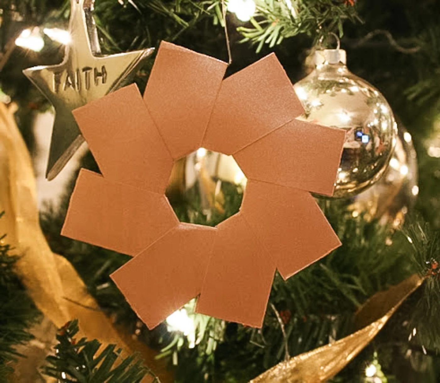 straightforward Folded Paper Mini Wreath Ornament (Paper Christmas Decorations; Day 5)