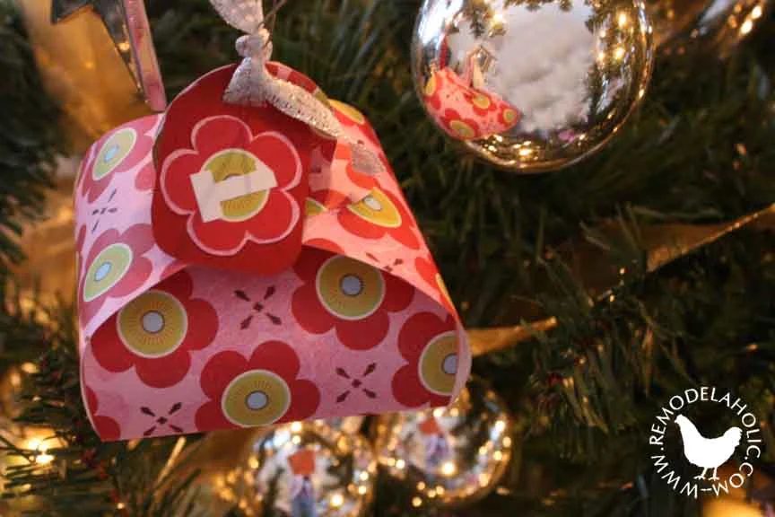 Puffy Folded Favor Box Ornament made from paper at Bekob.com