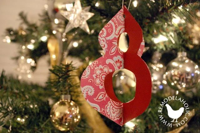 Criss-Cross Paper Ornament made from paper for an straightforward Handmade Christmas decoration at Remodealholic.com