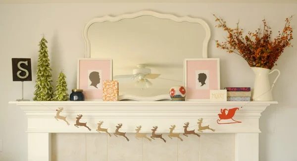 Santa's Sleigh and Reindeer Garland made of paper featured on Bekob.com