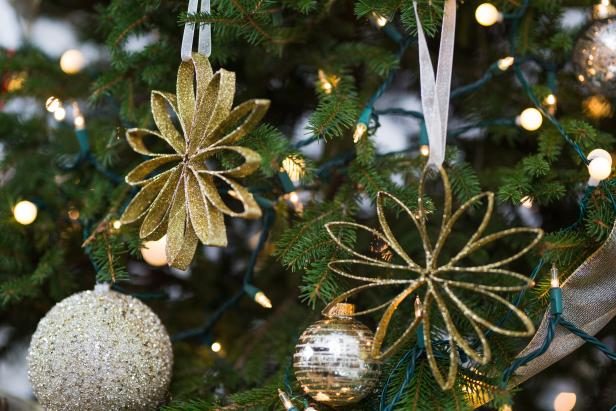 Paper Towel Sparkel Ornaments