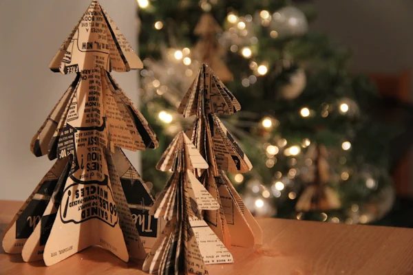 Christmas Tree Book Sculptures featured on Bekob.com. Make your own straightforward Paper Christmas Decorations too.