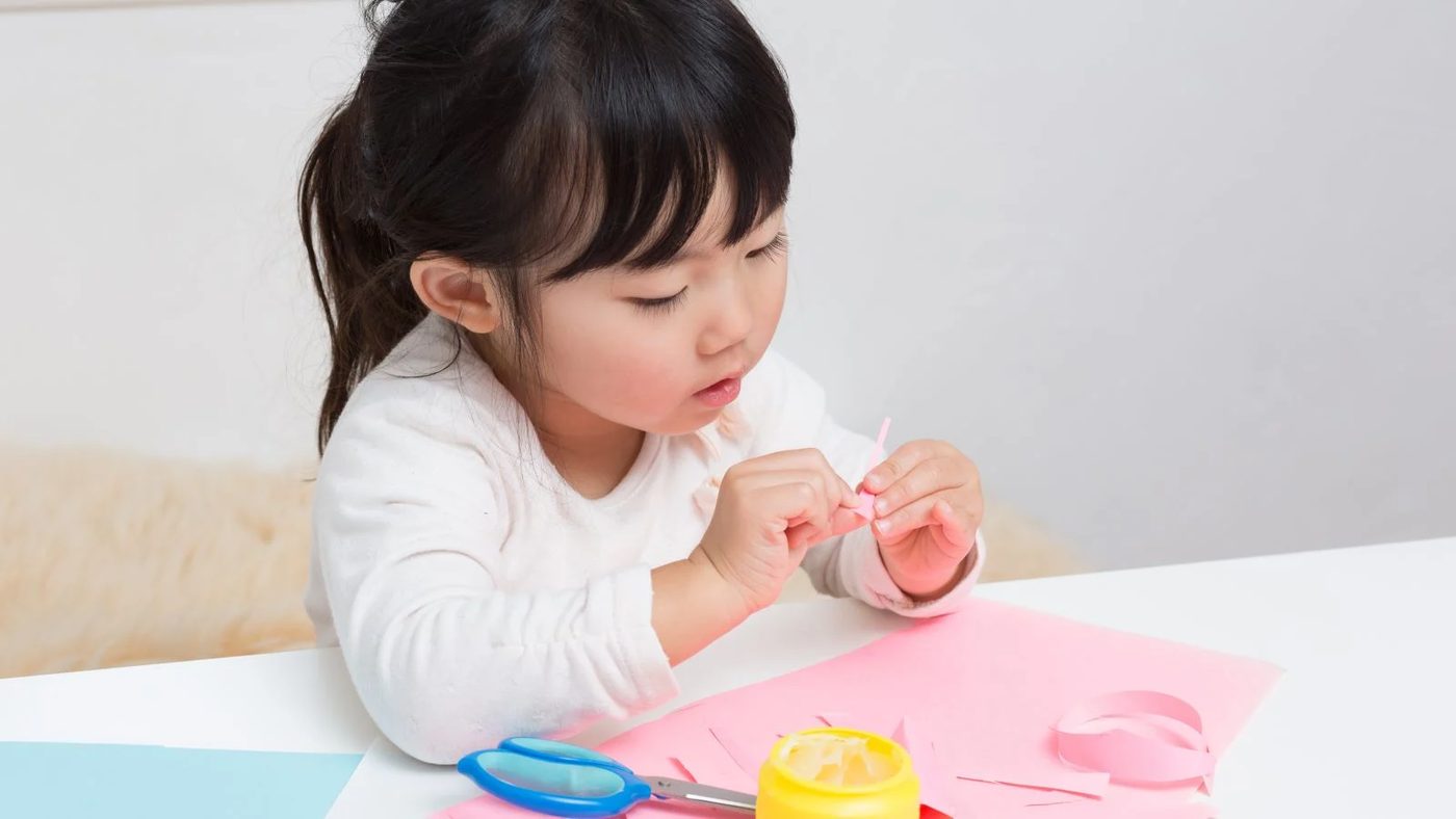 Paper Wonders: 16 Kids’ Crafts for Magical Adventures!