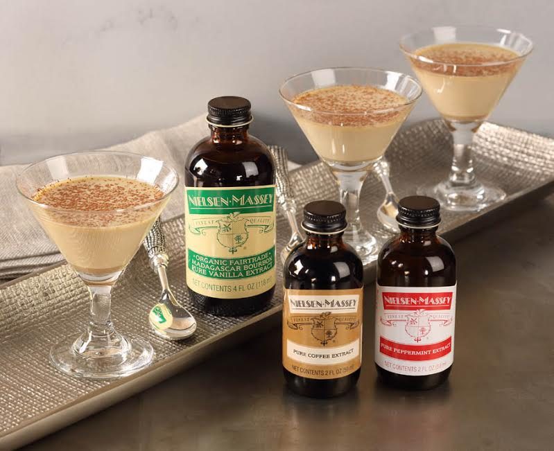 Peppermint Mocha Panna Cotta | FOODIEaholic.com #recipe #cooking #dessert #treat #pannacotta #peppermint #mocha #holiday