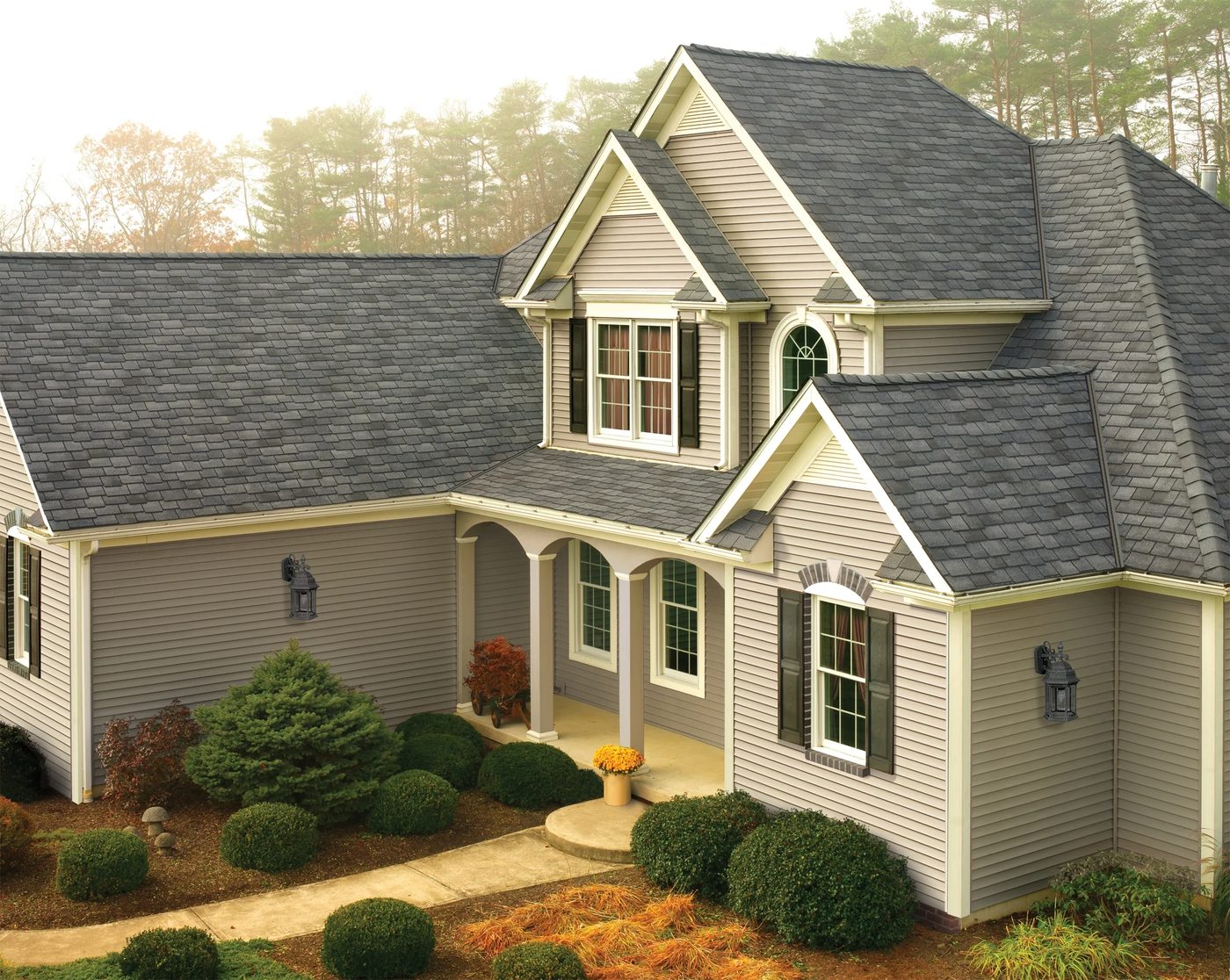 GAF_Woodland_Castlewood_Gray