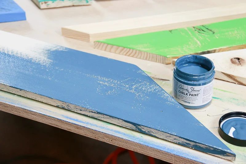Wood Pieced Headboard Painted With Annie Sloan Chalk Paint @Bekob 2
