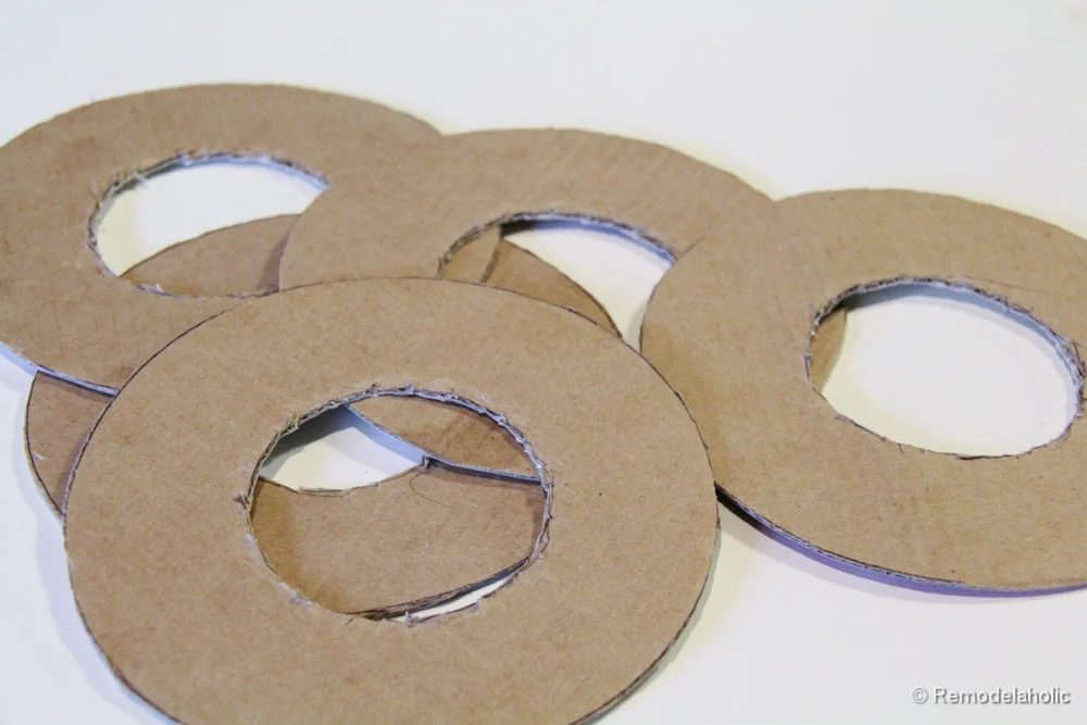 Pipe Cleaner Chirstmas Wreath ornament walkthrough-5