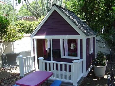 Playhouse Makeover with Help from the Kiddos…
