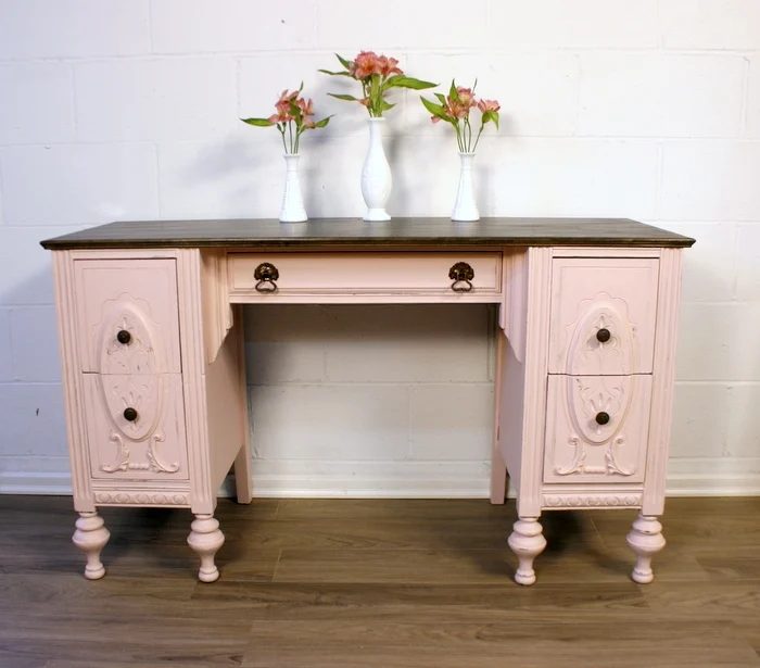 Plywood is a great material for building furniture. Get inspired with one of these 25+ strong plywood furniture Handmade Projects featured on Bekob.com