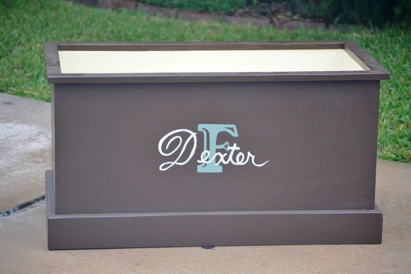 Grab a sheet of plywood to make one of these fabulous projects. 30+ Projects made with one sheet of plywood featured on Bekob.com
