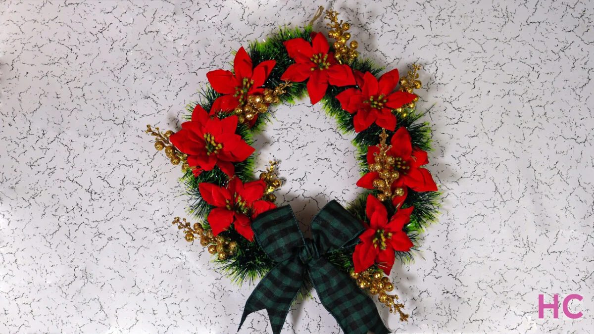 Handmade Christmas Poinsettia Wreath walkthrough Homecrux