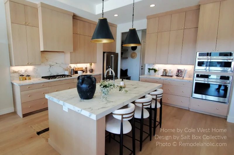 Modern Light Wood Cabinets In Large L Shape Kitchen Floor Plan Layout With Island, Bekob SG22 H15