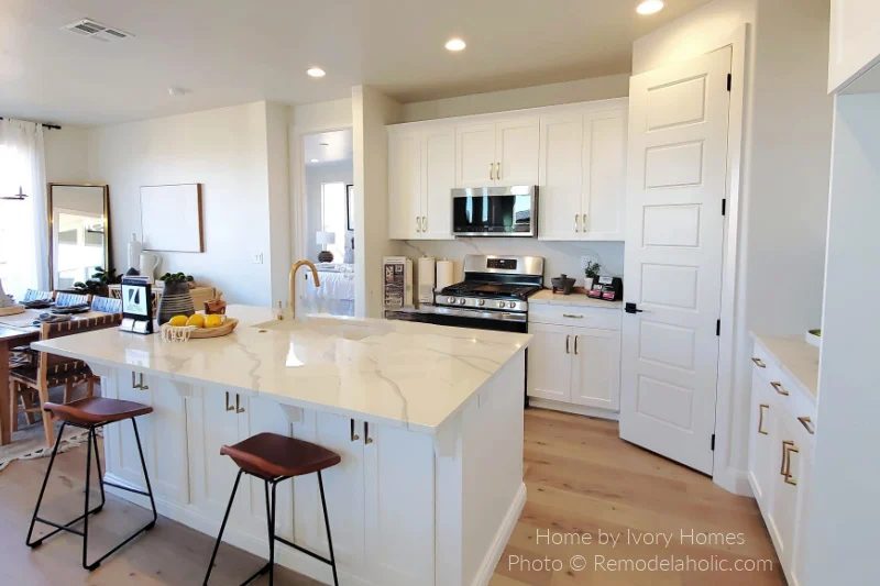 White L Shaped Kitchen Layout With Island, Bekob SG22 H17