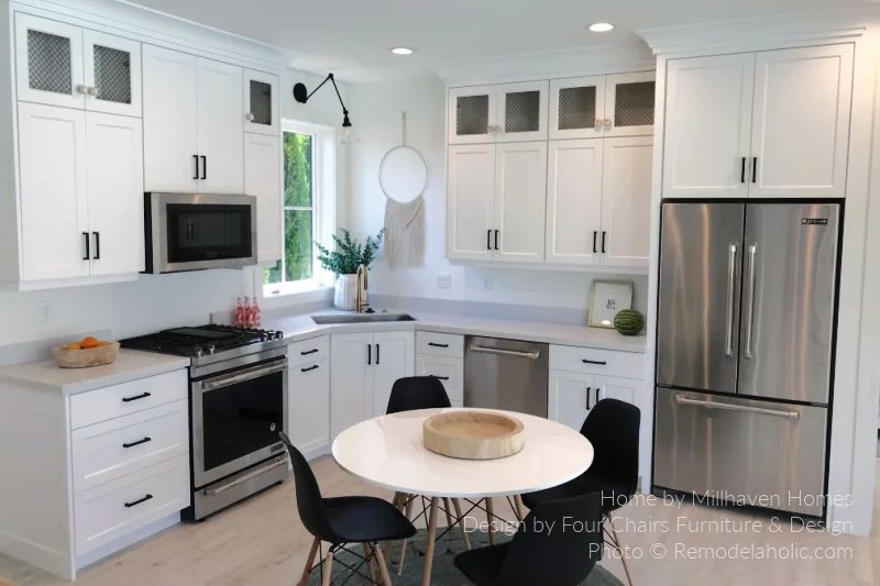 Eat In L Shaped Kitchen Layout With Dining Area, Bekob UV18 H17