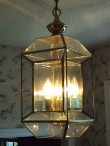 Before Upcycle Old Brass Light Fixture Into Pottery Barn Metal And Glass Pendant Chandelier, Featured On Bekob