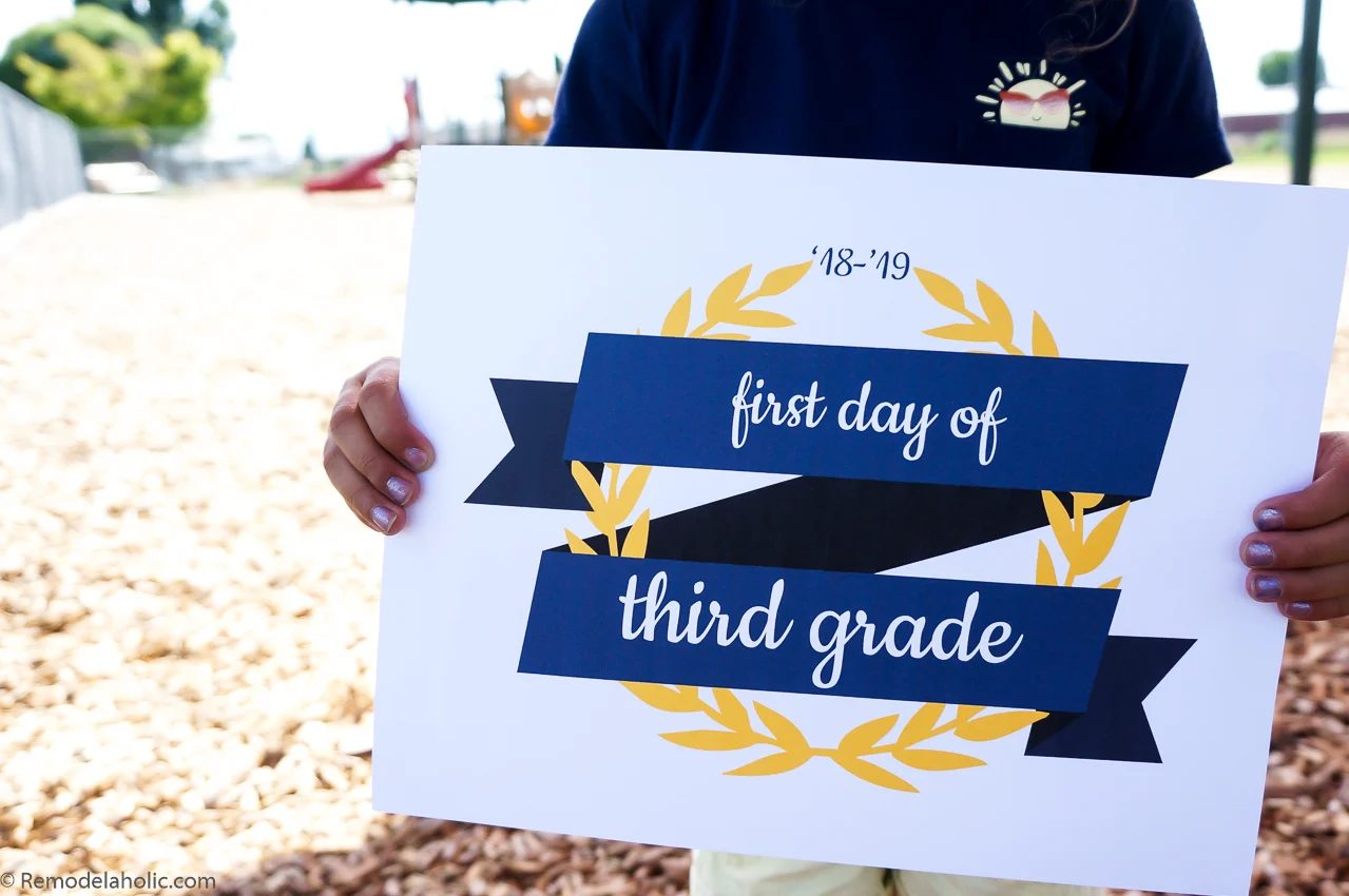 Printable First Day Of School Signs For Photos K 12 2018 2019 School Year #Bekob (7)