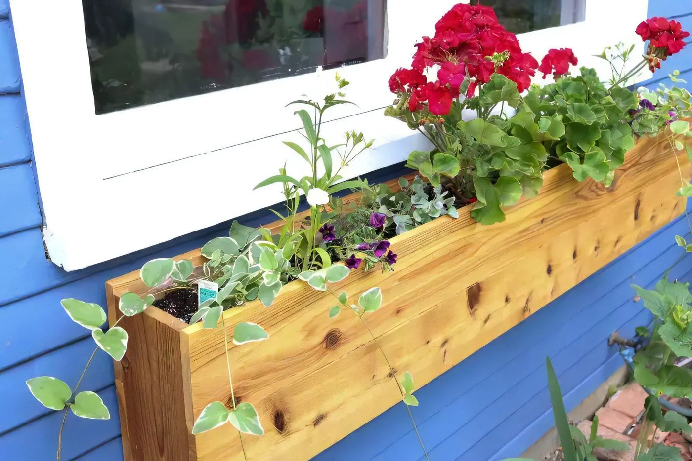 8 Custom Cottage Window Box 1 100757