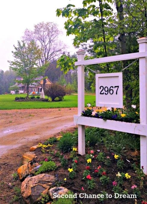 driveway entrance house number sign with planter box - Second Chance to Dream featured on @Bekob
