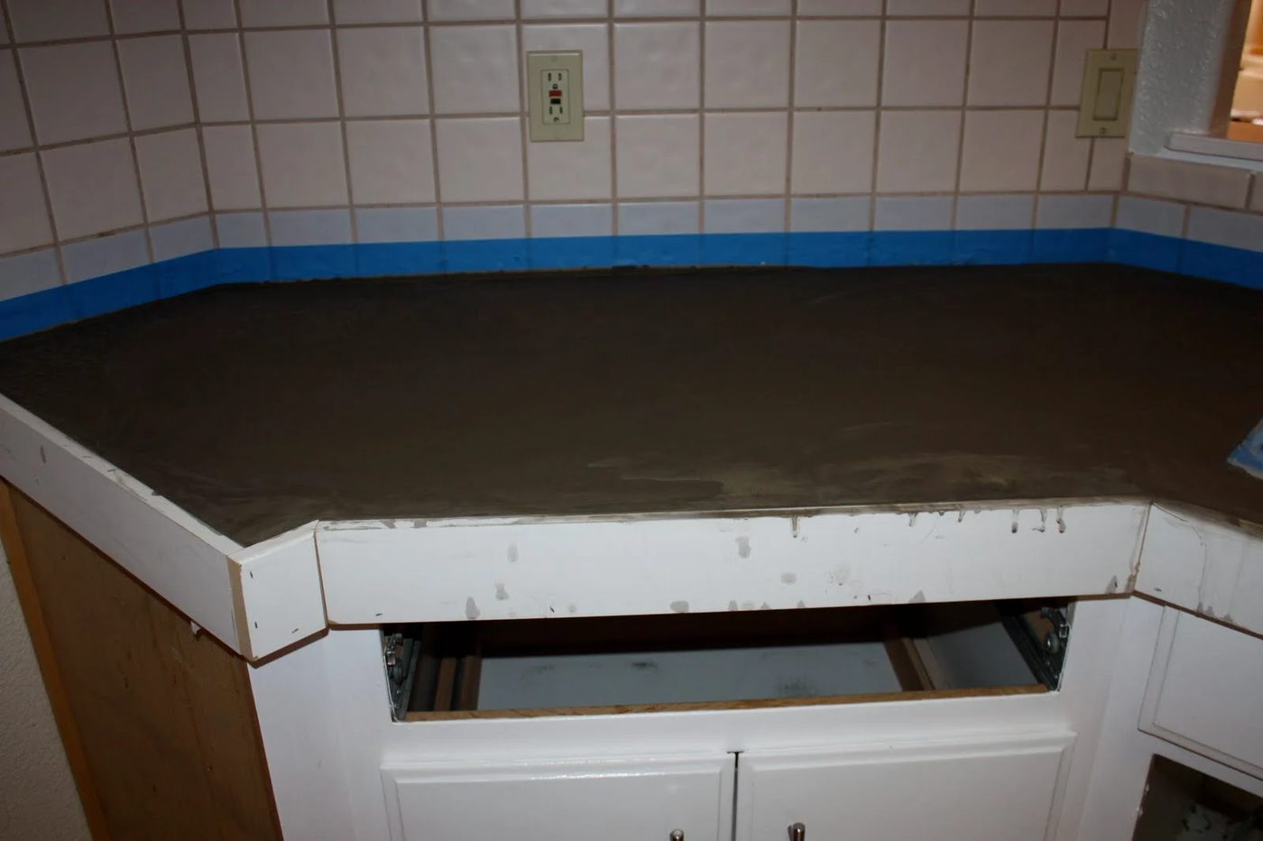 13 How To Do Concrete Countertops In Your Kitchen, By Design Stocker Featured On @Bekob