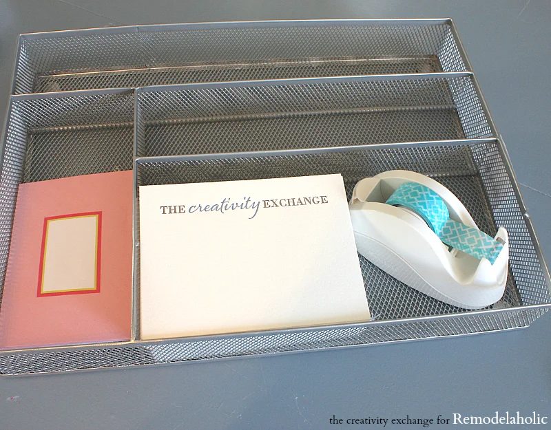 Quick tricks for organizing a desk. Bekob