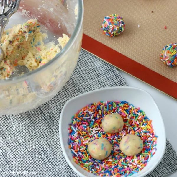 Homemade Funfetti Cookies From Scratch With Rainbow Sprinkles #Bekob