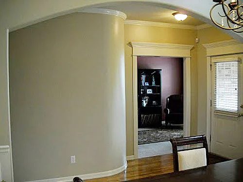 Striped entry wall horizontal wall stripes (1)