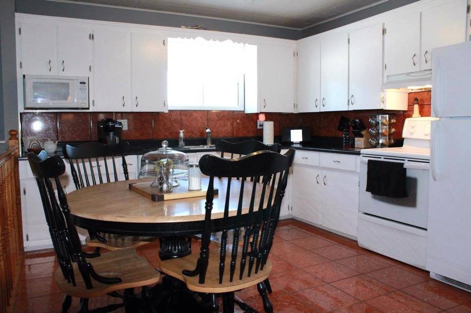 Kelli's kitchen before