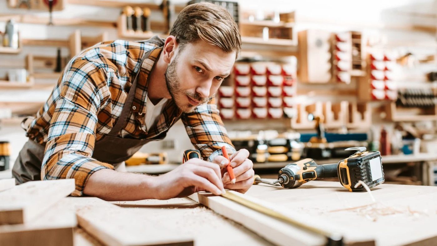 Reclaimed Wood Crafts: Style Your Home Like a Pro!