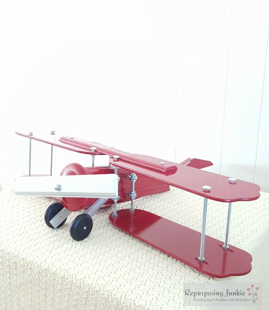 1 Repurposed ceiling fan into decorative airplane, by Repurposing Junkie featured on @Bekob