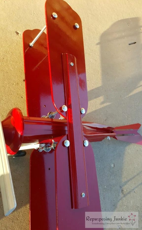 14 Upcycled parts into decorative airplane, top view, by Repurposing Junkie featured on @Bekob